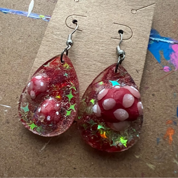 Red Shrooms Mushroom Earrings - Picture 6 of 9